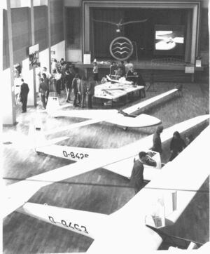 Segel und Modellflugausstellung in der alten Künkelinhalle 1972